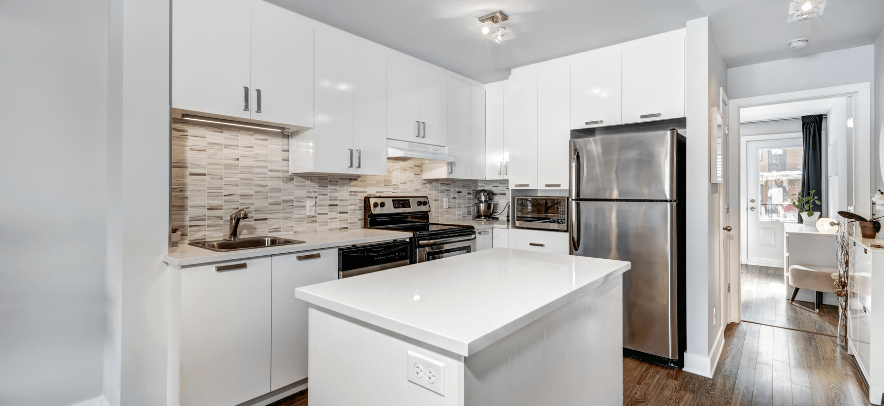 Professional apartment housekeeping service